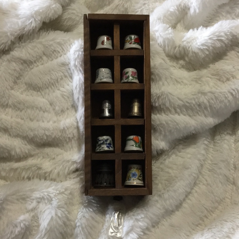 Vintage porcelain thimbles - Picture 1 of 4